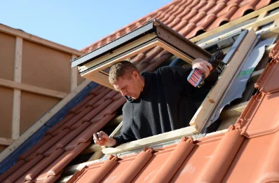 Pose de fenêtres de toit Velux à Sacoué
